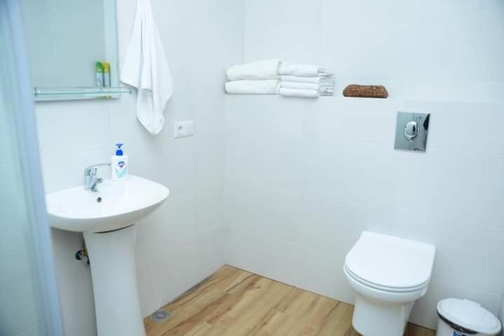 D-S Apartament In Kutaisi Esterno foto