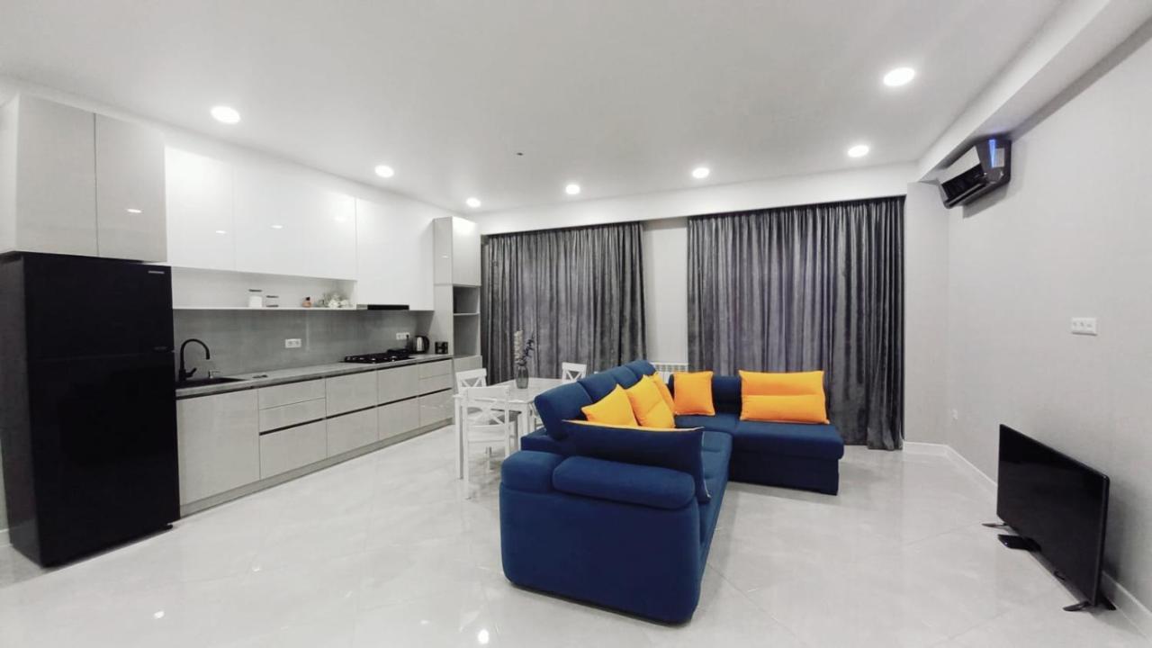 D-S Apartament In Kutaisi Esterno foto